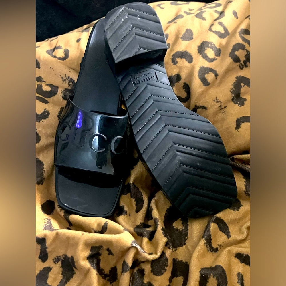Size 37 Gucci slides.